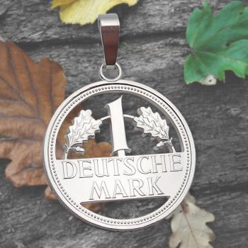 Anhänger versilbert aus einer ausgesägten 1-Deutsche-Mark Münze Deutschland Eichenlaub
